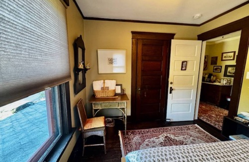 Old West Side Bed & Breakfast | The Burnt Toast Inn- Gold Room