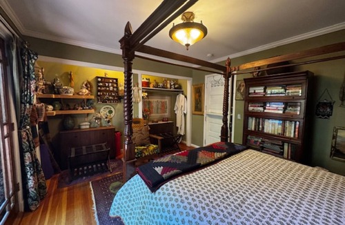 Old West Side Bed & Breakfast | The Burnt Toast Inn- Green Room