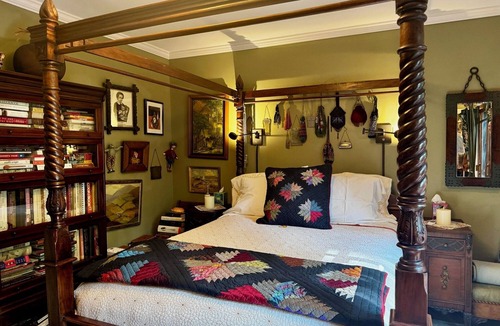 Old West Side Bed & Breakfast | The Burnt Toast Inn- Green Room