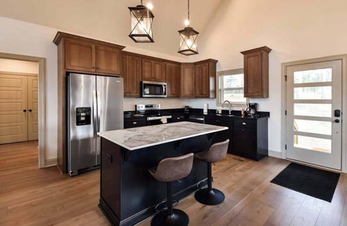 Ellijay House | The Cabins at Mountain Peak Retreat with Game Rooms
