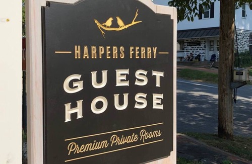 Harpers Ferry House | The Cardinal Suite at Harpers Ferry Guest House