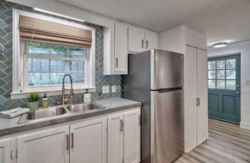 Columbia House | The Carriage House @Downtown!