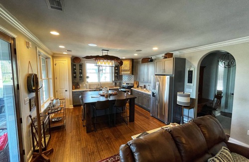 Belen Apartment | The Carriage House on Moon Lake near Clarksdale MS and Helena AR