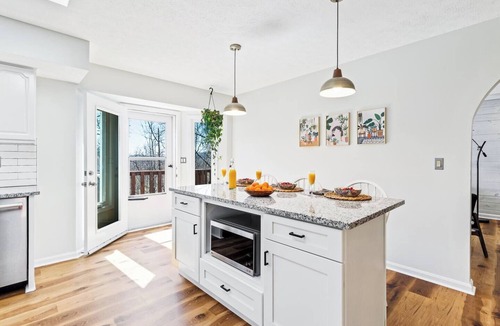 New Albany House | The Carriage Lane Lodge near Downtown Louisville