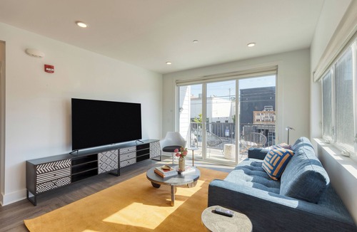 Historic Edgefield House | The Carter Buyout - 2 Units by AvantStay | Group Stays