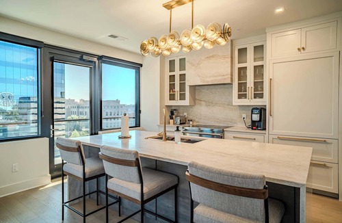 Downtown Condo | The Champion's Suite Unit 809