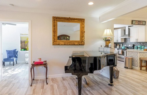 Indian Beach Sapphire Shores House | The Coastal Nest - Spacious and Cozy