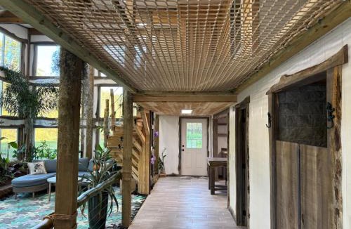 Malaga House | The Conservatory at Owl Hollow