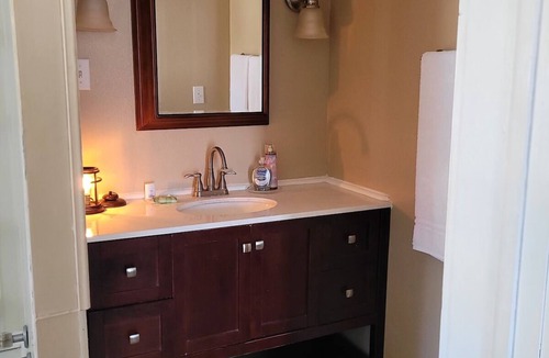 Eminence House | The Cottage Room has 2 queen beds and private bathroom