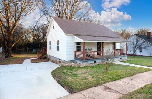 Simpsonville House | The Cotton Mill Cottage - charming 2 bedroom blocks from downtown Simpsonville