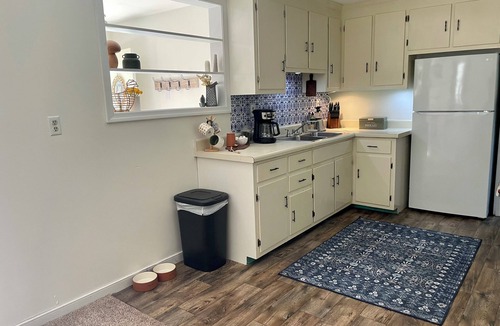 Beaverdam Cottage | The Cozy Cottage with hot tub