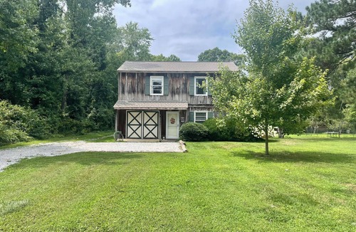Beaverdam Cottage | The Cozy Cottage with hot tub