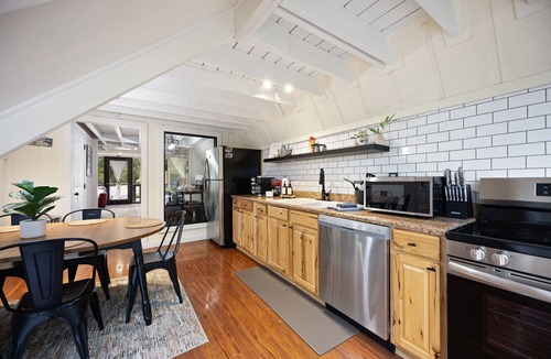 Burkesville Cabin | The Cumberland Collective - The Lakeframe-Boat Slip@sulphur crk<1mi water!