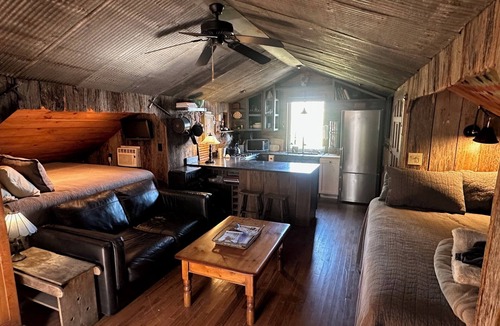 Lincoln County Cottage | The Dairy Barn-A Family Friendly Cabin That Sleeps 12! Pets Allowed!