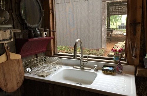 Lincoln County Cottage | The Dairy Barn-A Family Friendly Cabin That Sleeps 12! Pets Allowed!