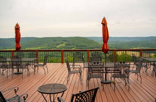 Eureka Springs House | The Deck House Retreat Near Kings River+Wifi+Gated