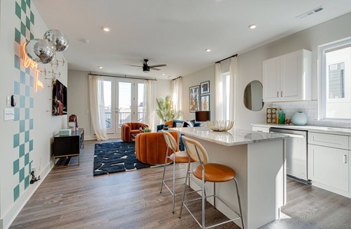 Nashville House | The Disco Den - Private Rooftop - Mins to Broadway