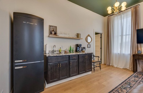Elizabethton Apartment | The Downtown Post The Brady Suite