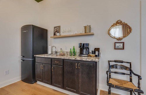 Elizabethton Apartment | The Downtown Post The Brady Suite