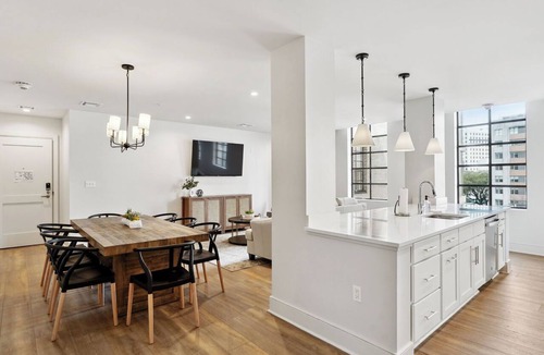 Central Business District Hotel | The Eleanor New Orleans 4BD/3B - All King Bedrooms