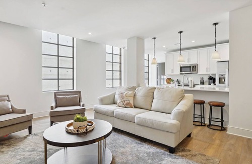 Central Business District Hotel | The Eleanor New Orleans 4BD/3B - All King Bedrooms