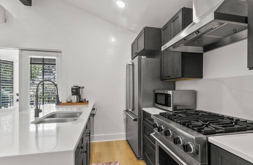 Tuscaloosa Condo | The Ellen Downtown Condo | Host Gatherings | Walk to Stadium