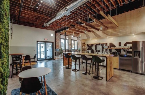 Effingham Apartment | The Exchange. Downtown Luxury for Two, XCHNG. Industrial Executive Loft w/King Bed