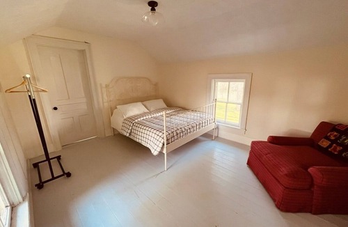 Berrien Springs House | The Farm! Charming, Historic 1870’s Farmhouse with all the conveniences!