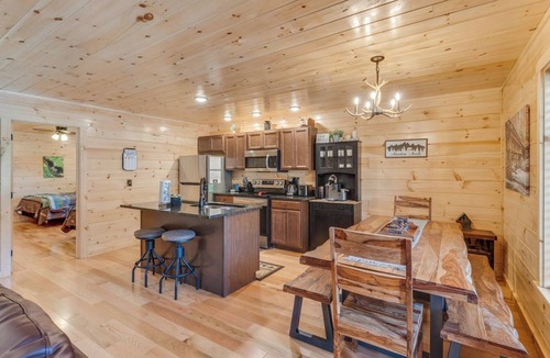 White Oak Lodge Cabin | The Foxtail Lodge - Game Room, Hot Tub & Smoky Mountain Resort Pool