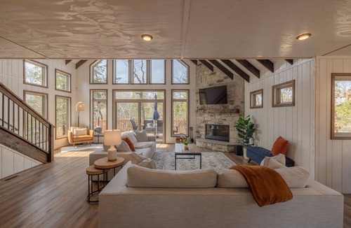 Wright City Ski Chalet | The Frieden Hideout by Innsbrook Vacations!