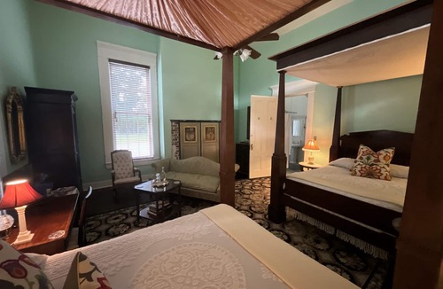 Wayside Bed & Breakfast | The Garden Suite - Double Queen Ground Floor Suite at The Belmont 1857