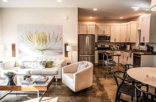 Vesta House | The Gathering Barn by Buffalo Mountain Getaway