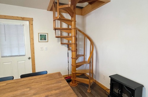 Jasper House | The Goat House, a Barn Apartment, LGBT+ Friendly