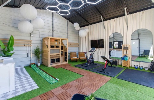 Cramerton House | The GOAT - Pool Hot Tub Gym Sauna & Gameroom