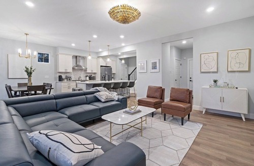 Oakley House | The Gold Standard of Oakley New Construc 4bd/4.5bt