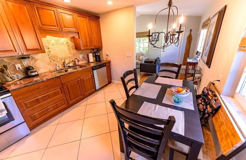 Mango Groves House | THE GREAT ESCAPE - Private bungalow w/beautiful, native Florida landscaping