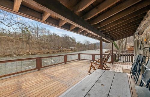 Dillsboro House | The Great Escape - Riverfront Cabin, Mountain Views, Fishing, and Rafting!