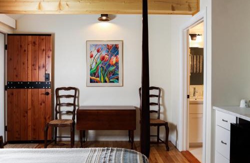 Ellison Bay Hotel | The Griffin Inn