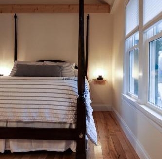 Ellison Bay Hotel | The Griffin Inn
