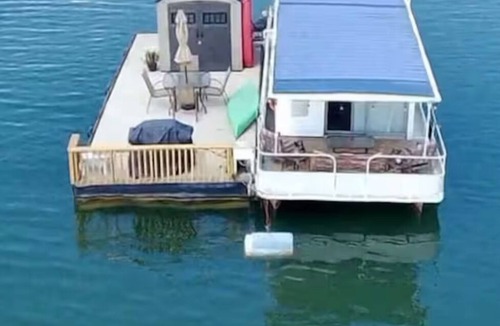 Rock Harbor Boat Rental | The Gypsy - Where the Fun Begins