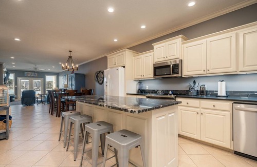 Lake Hamilton Condo | The Haven on Hamilton: Charming Pet-Friendly Lakefront Condo w/Porch, Dock Access & Stunning Views!