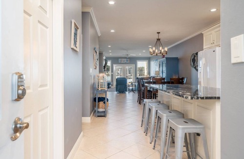 Lake Hamilton Condo | The Haven on Hamilton: Charming Pet-Friendly Lakefront Condo w/Porch, Dock Access & Stunning Views!