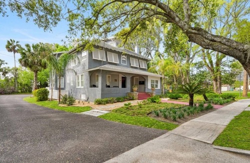 Rogers Deland House | The Heritage | Beautifully Restored 2BR 2BA Flat Steps from Stetson & Downtown