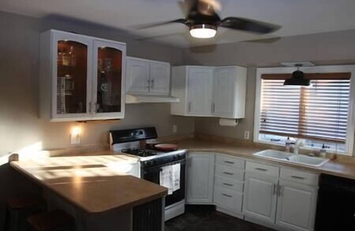 Escanaba House | The HighBanks- Full Breakfast included, Beautiful Lakeview!