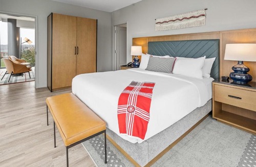 Radford Hotel | The Highlander at Radford, Tapestry Collection by Hilton