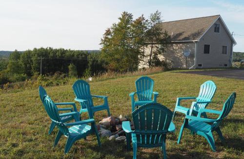 Frankfort House | The Hilltop Retreat - Peaceful with Great Views!