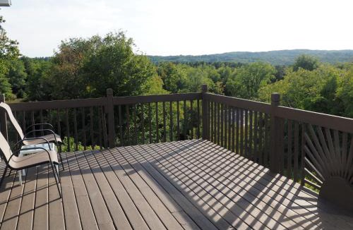 Frankfort House | The Hilltop Retreat - Peaceful with Great Views!