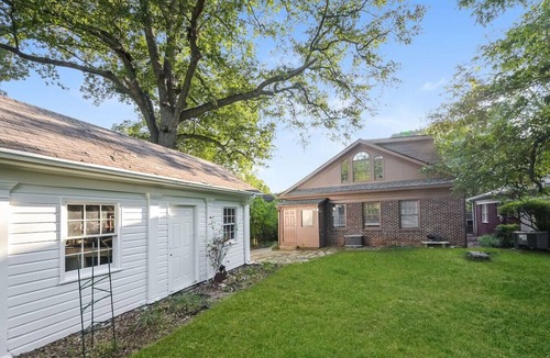 Candler Park Apartment | The Historical Escape
