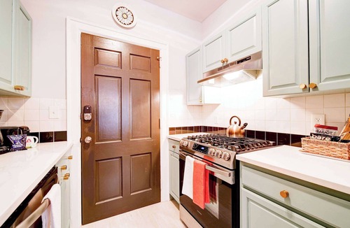 Charlotte Condo | The Home Collection: Historic Elizabeth 1BR Residence · King Suite · Near Uptown