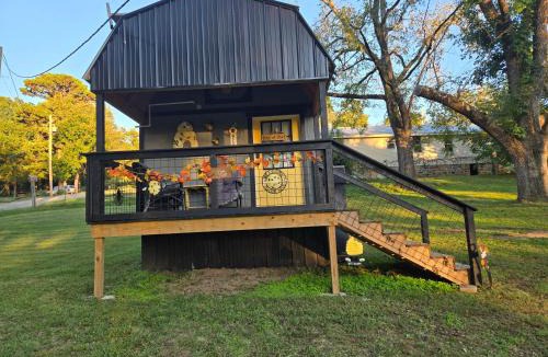 Marshall House | The Honey House a cozy retreat for one or two